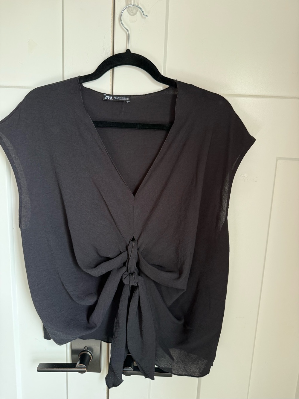 NWOT Zara Black Tie-Front V-Neck Women's Top size S, fits loose.